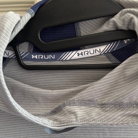 Under Armour Gray and Blue Long Sleeve Tee Athletic Comfort - Picture 2 of 5